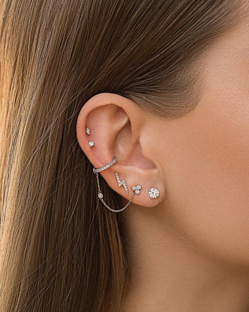 Solo Diamond Piercing in Yellow Gold