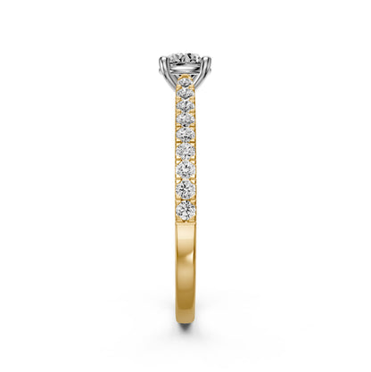 Diamond Ring in Yellow Gold