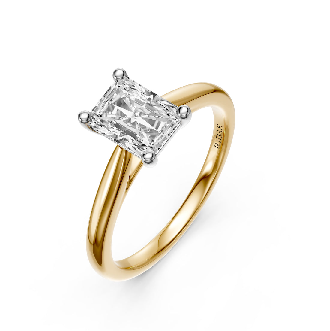 Diamond Ring in Yellow Gold