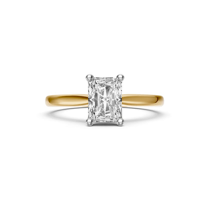 Diamond Ring in Yellow Gold