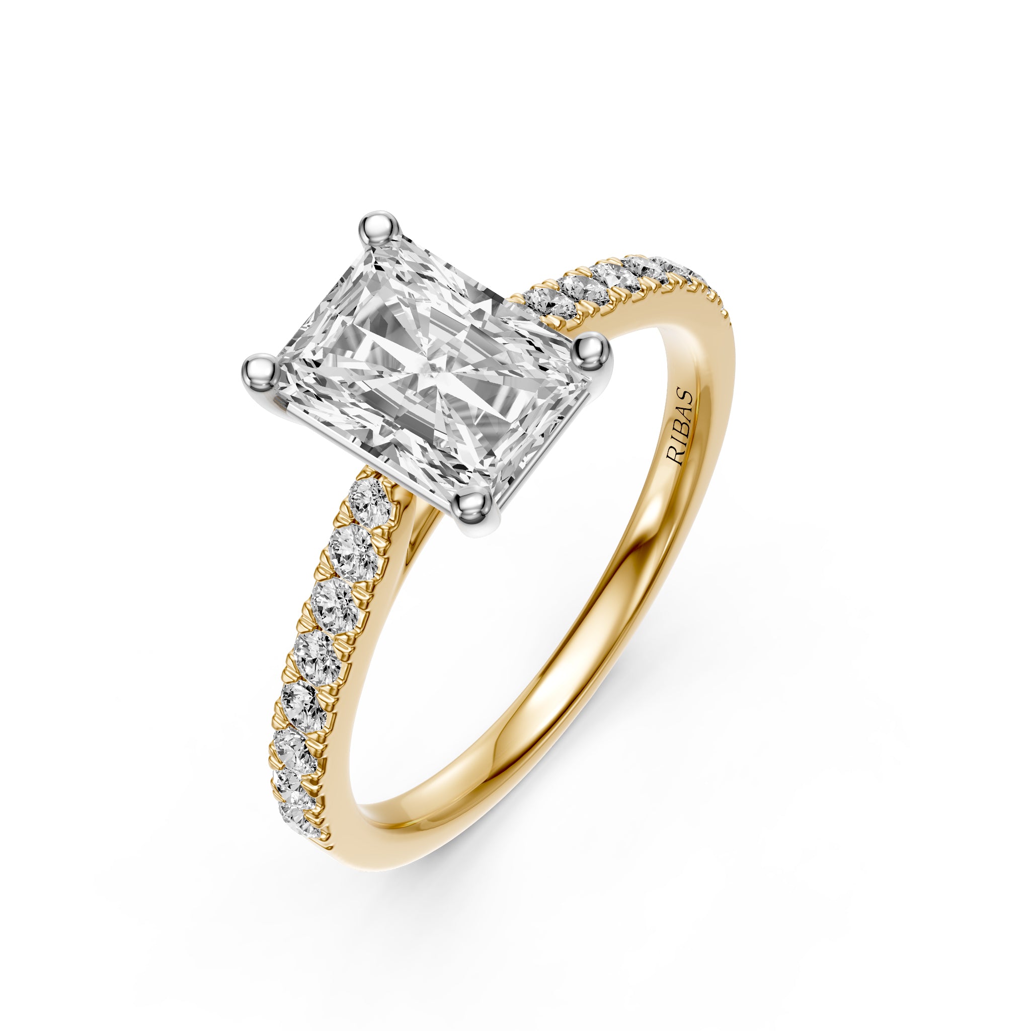 Diamond Ring in Yellow Gold