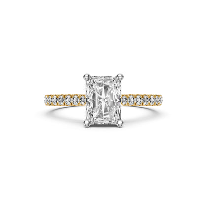 Diamond Ring in Yellow Gold