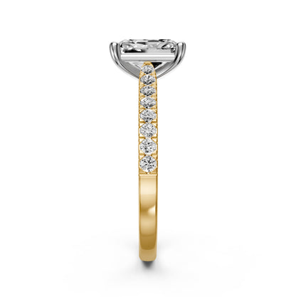 Diamond Ring in Yellow Gold