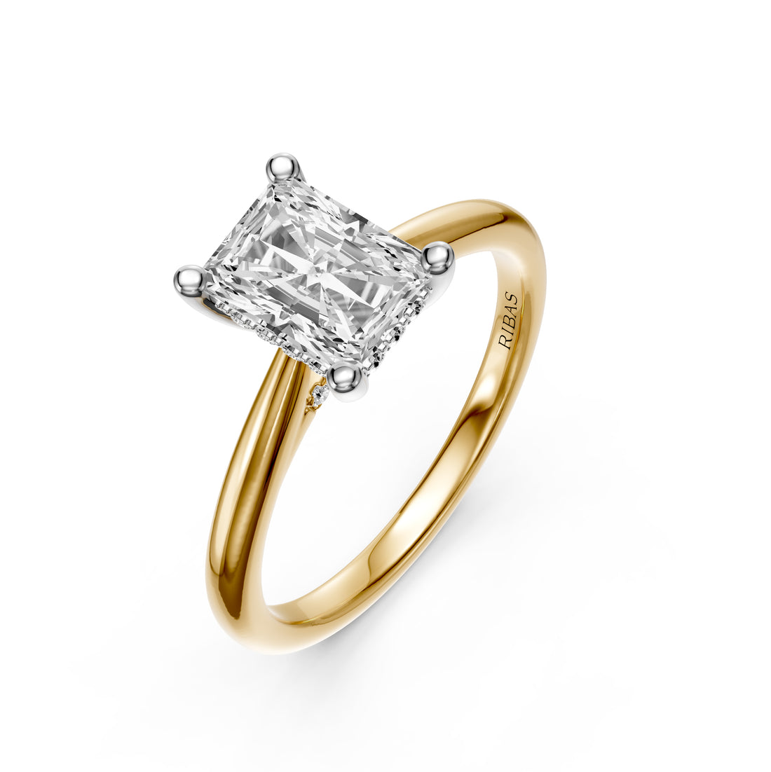 Diamond Ring in Yellow Gold