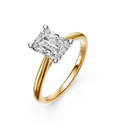 Diamond Ring in Yellow Gold