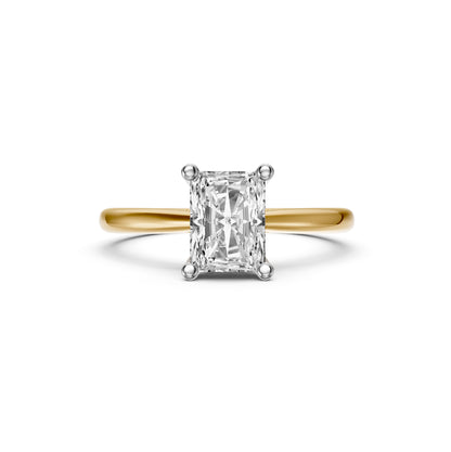 Diamond Ring in Yellow Gold